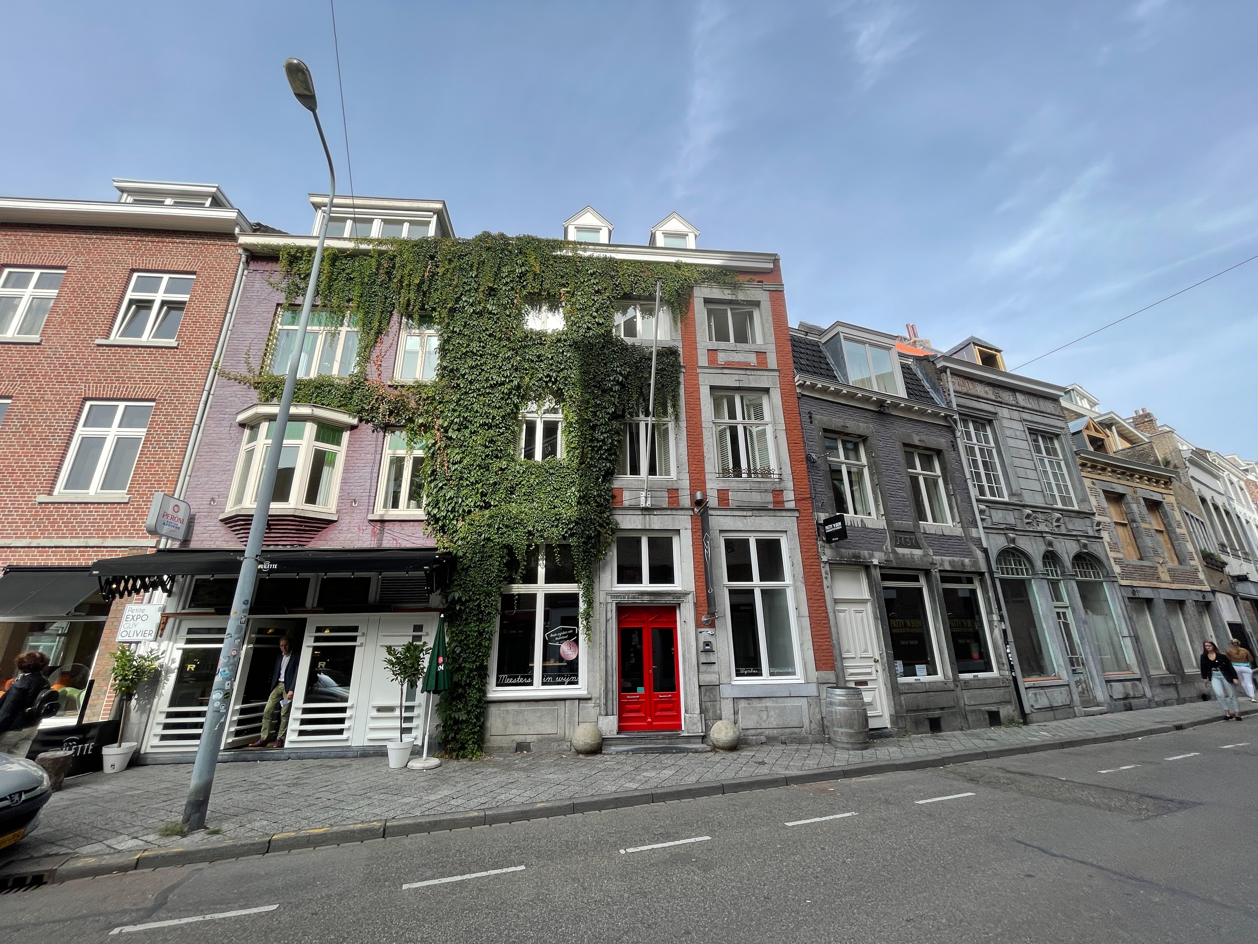 Maastricht, Sint Pieterstraat 52 A, B, C image