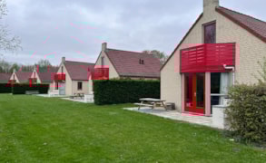 Ewijk, Groene Heuvels 7 7/9/11/15/17 rijtje van 5 huisjes image