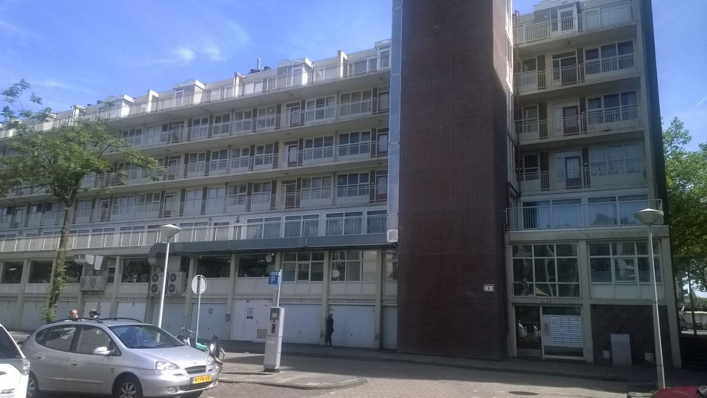 Amsterdam, Cornelis van Vollenhovenstraat 64 image