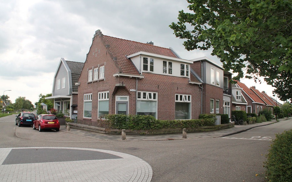 Vinkeveen, Demmerik 68 -72 & Spoorlaan 1 image