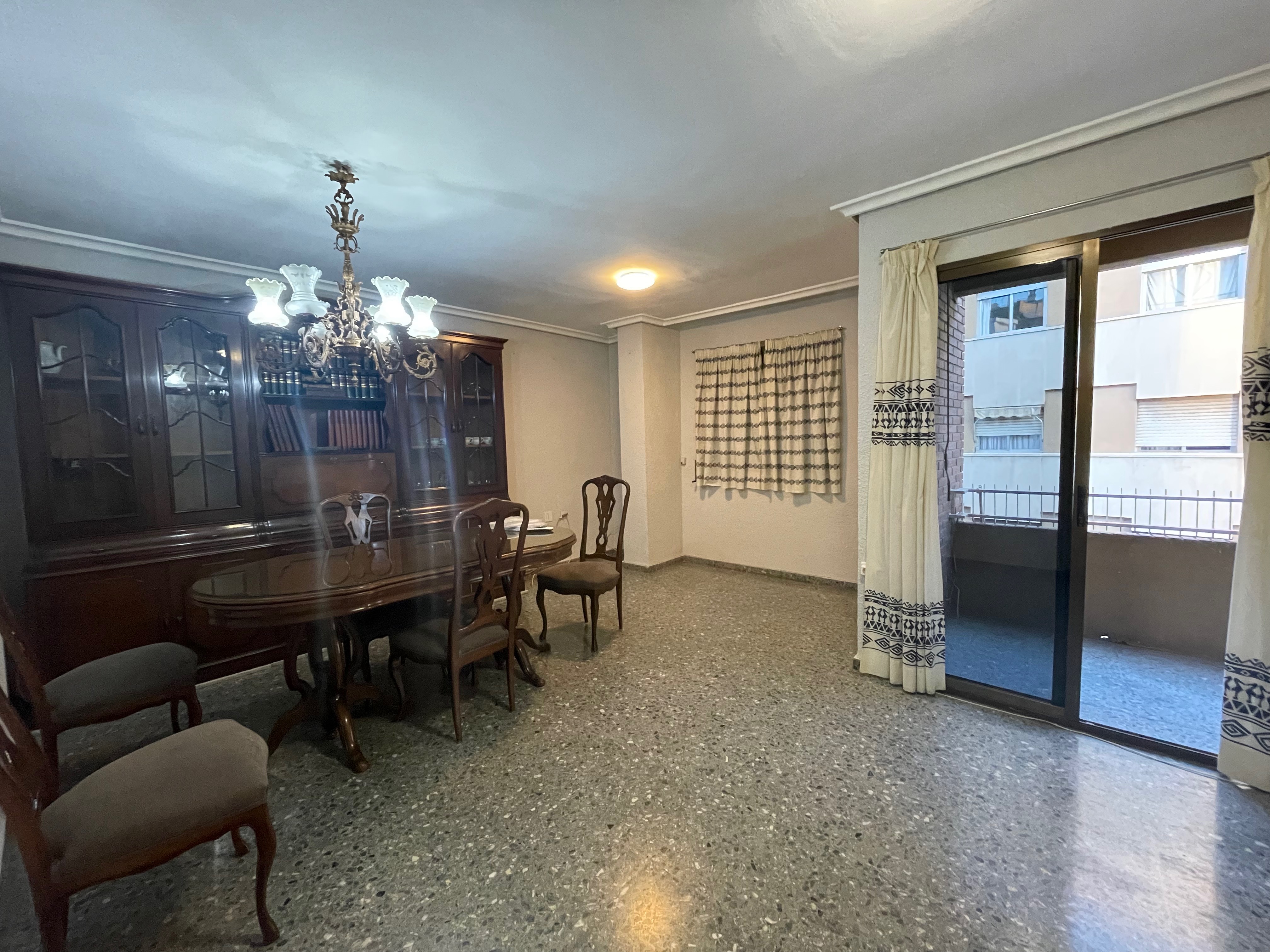 Valencia, Calle Islas Canarias 62 image