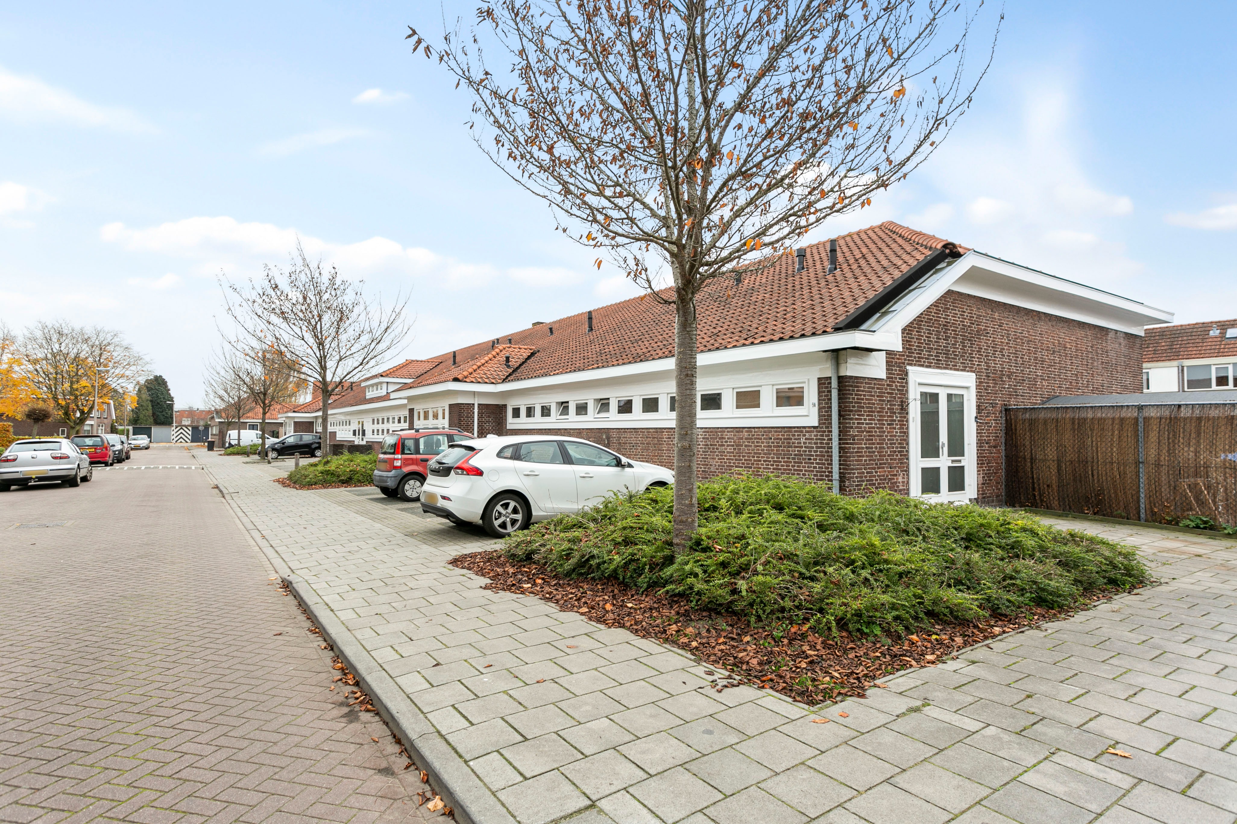 Almelo, Dahliastraat 9 d, e, 11 image