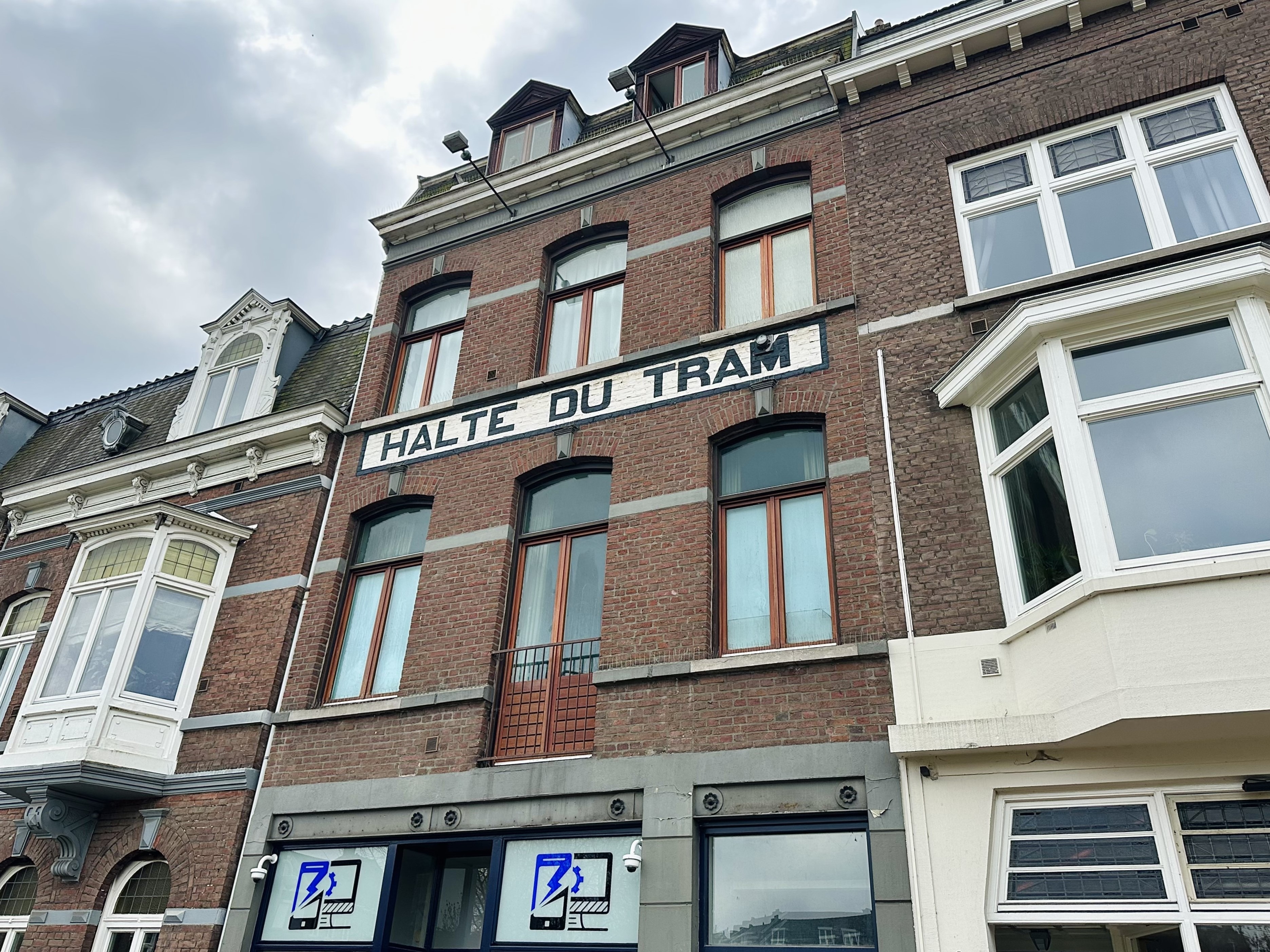 Maastricht, Koningin Emmaplein 12 image