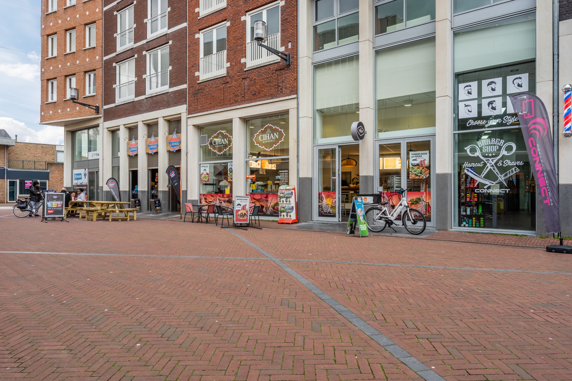 Spijkenisse, Uitstraat 3 & 5 image