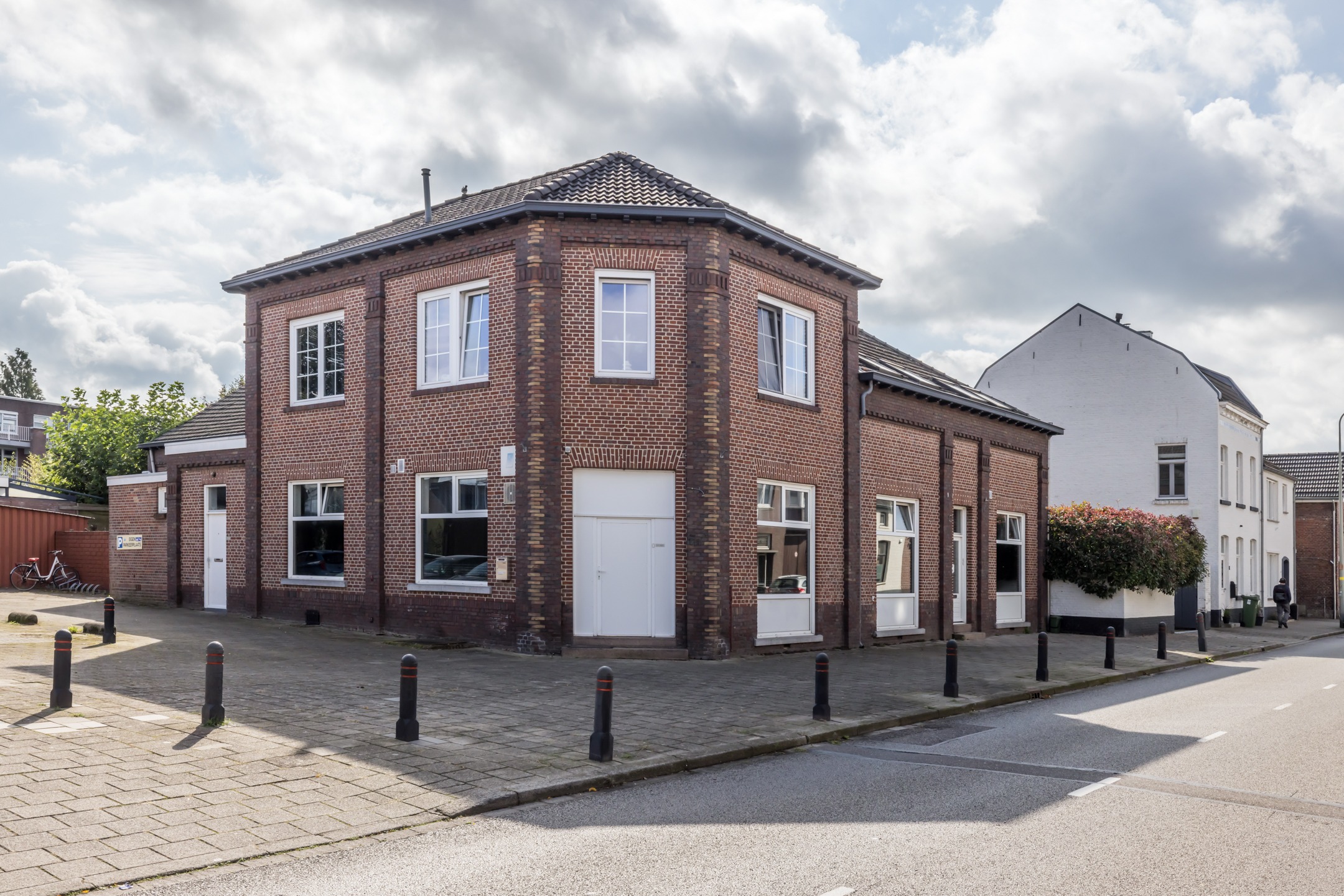 Maastricht, Dorpstraat 111 A01, 02, 03 & Kerkhofweg 2A 01 en 02 image