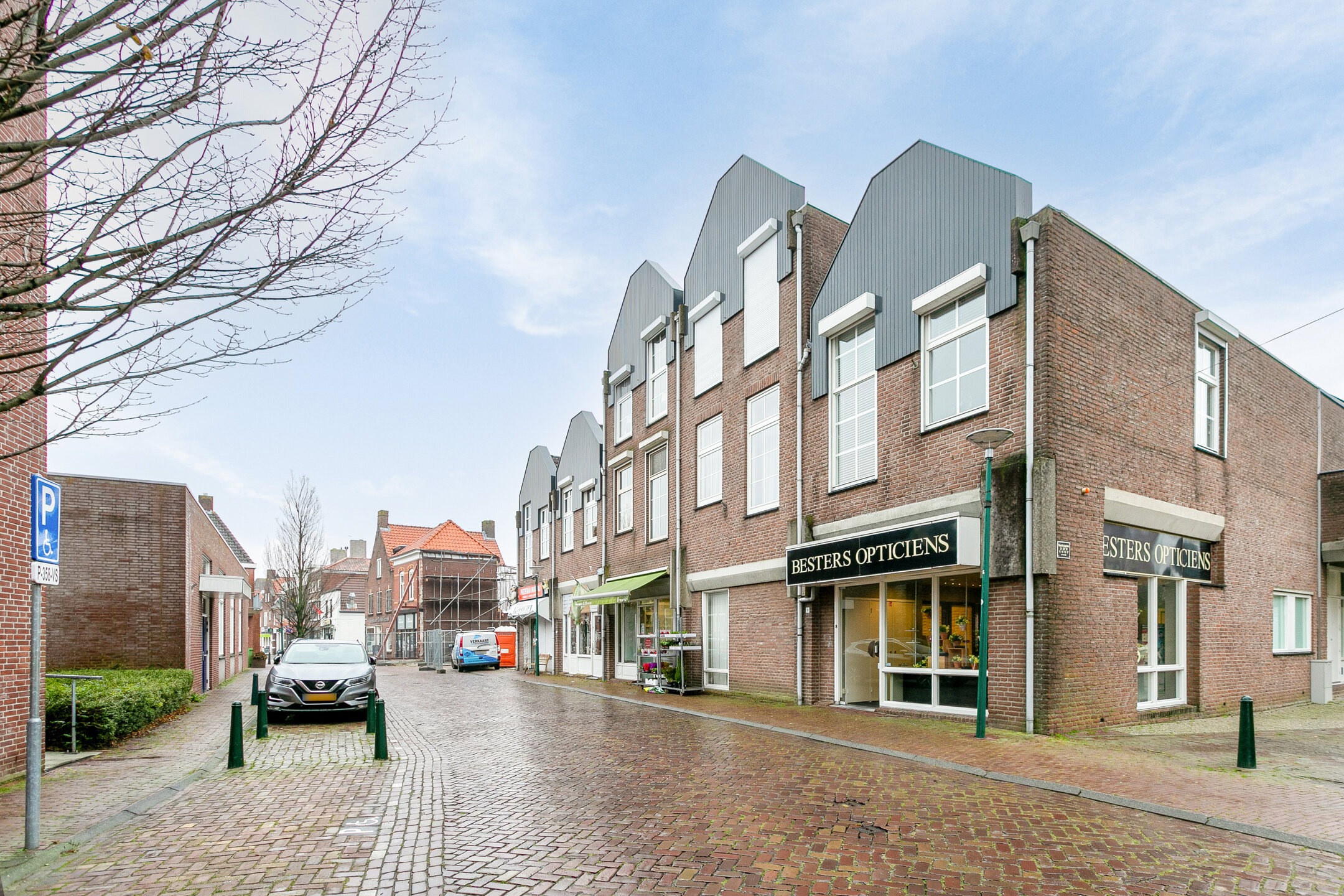 Dinteloord, Raadhuisplein 7 , 7A, 7B & 9 image